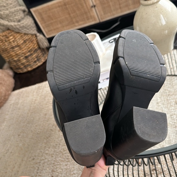 Steve Madden Revised Heeled Boot, Size 9 - Picture 8 of 8